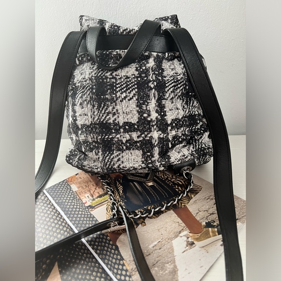CHANEL authentic small nylon backpack - Picture 3 of 12